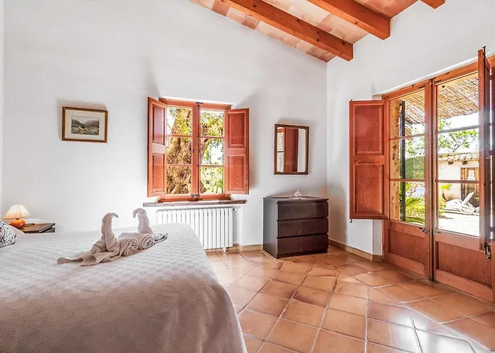 - 4661-28 Mallorca Villa Pollenca