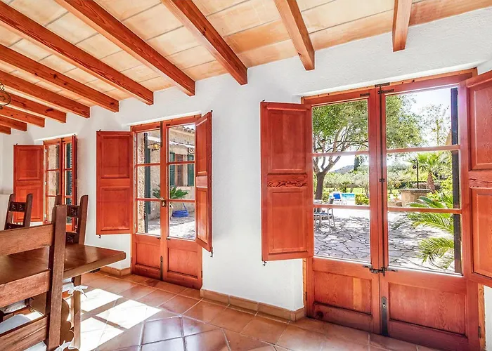 - 4661-28 Mallorca Villa Pollenca